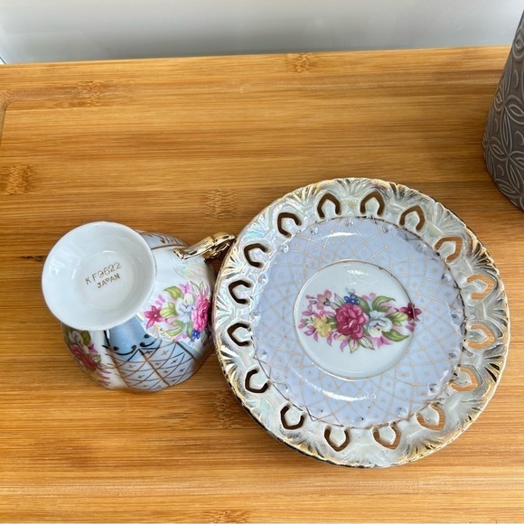 Vintage ESD Japan, iridescent tea cup and reticulated saucer set - Picture 8 of 9